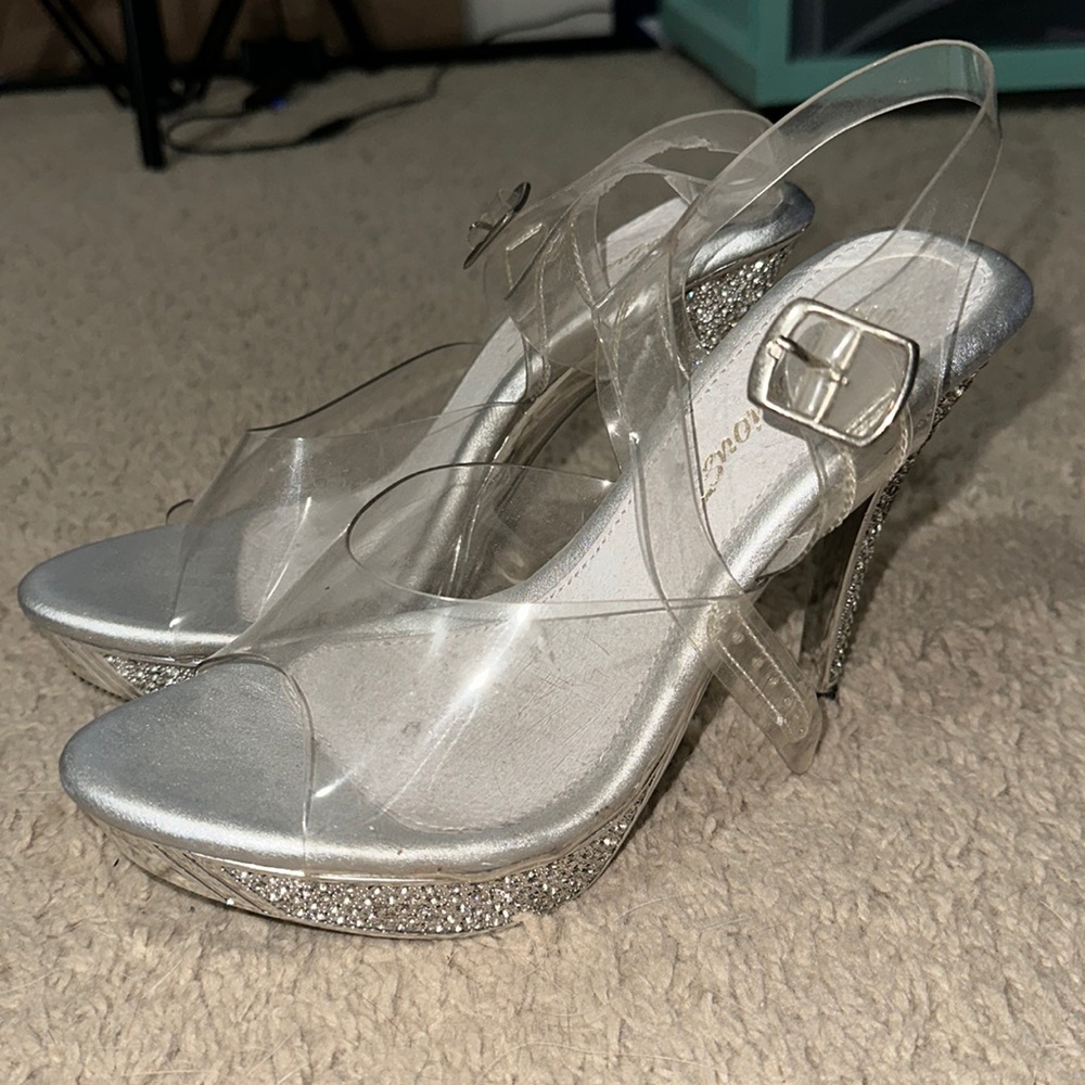 Fabulicious clear rhinestone posing heels size 8
